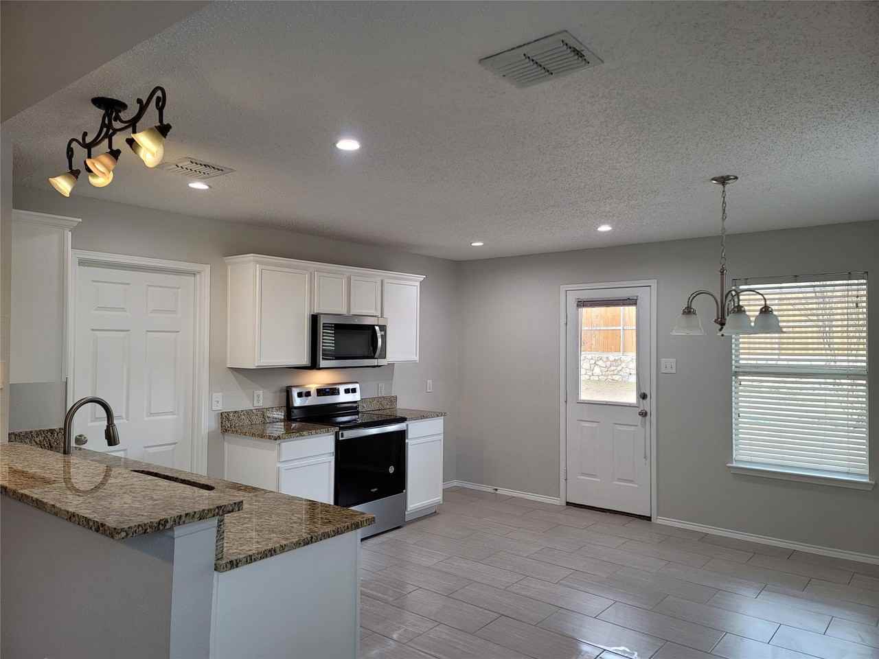 1706 Willow Way - Photo 4 of 13