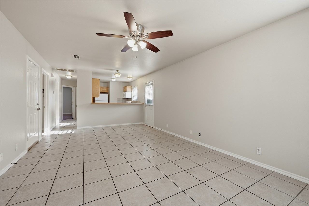 1017 Rice St - Photo 3 of 20