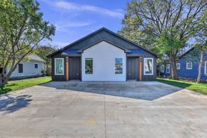 featured image of 720 W Texas St