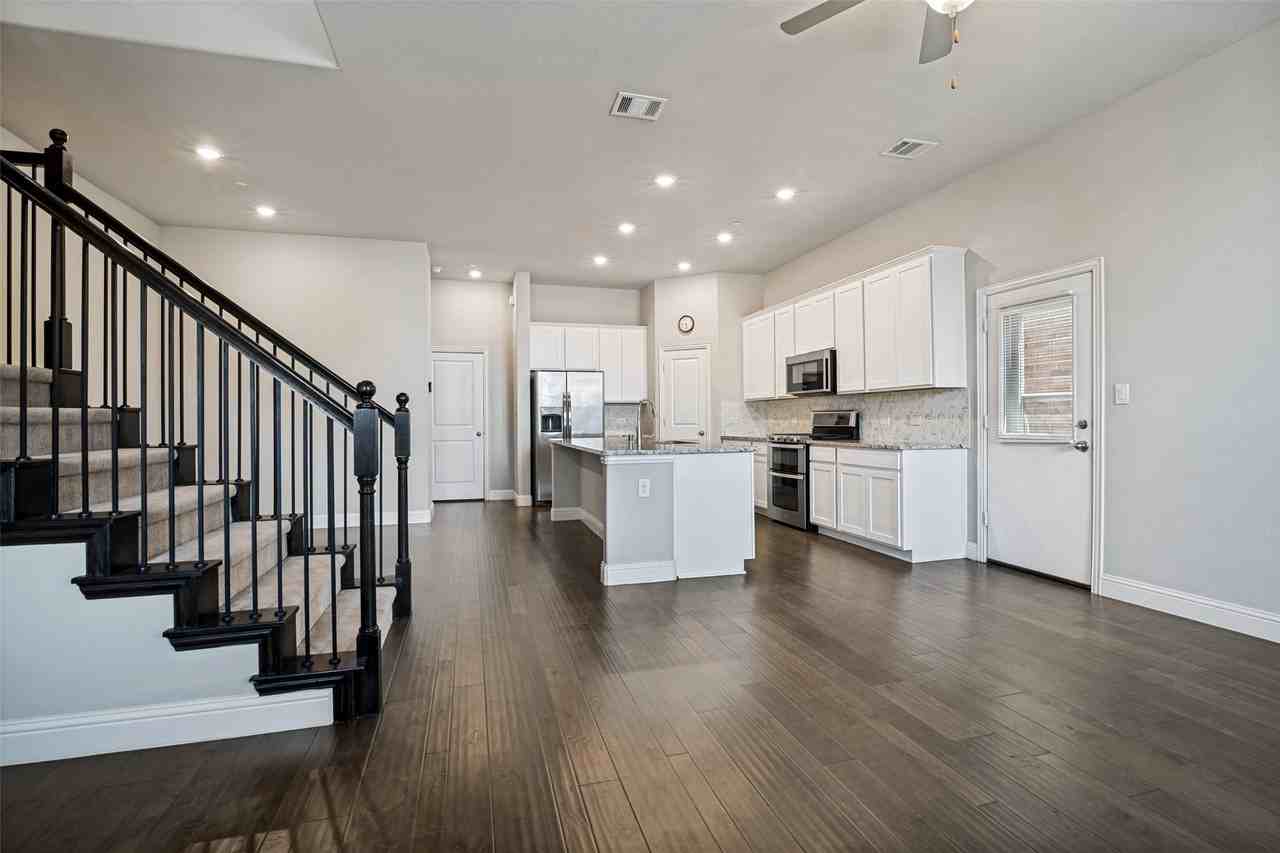 7401 Sunset Blvd - Photo 4 of 29