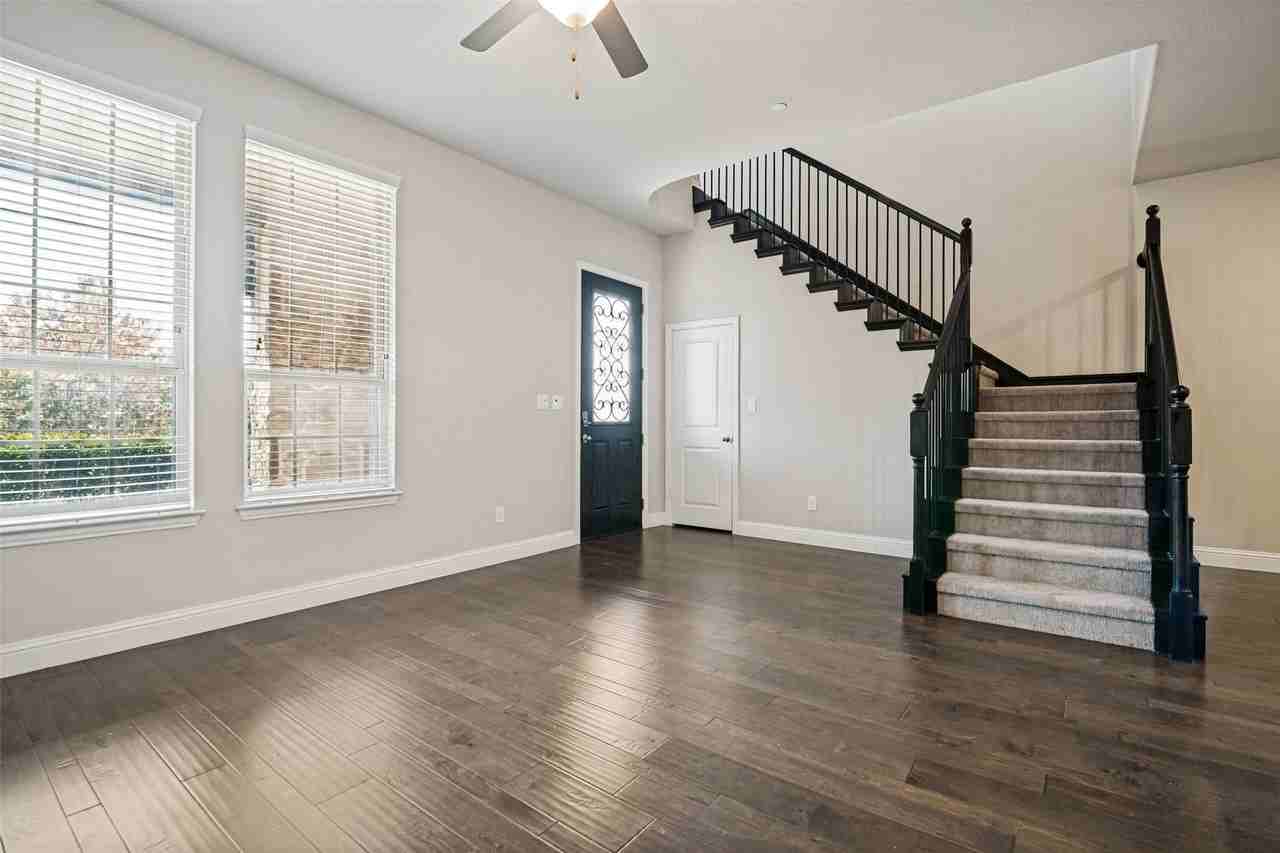 7401 Sunset Blvd - Photo 5 of 29