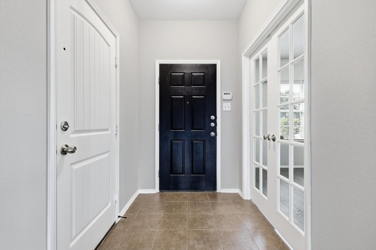 652 Lincoln Ave - Photo 4 of 31