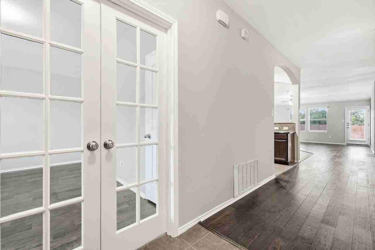 652 Lincoln Ave - Photo 6 of 31