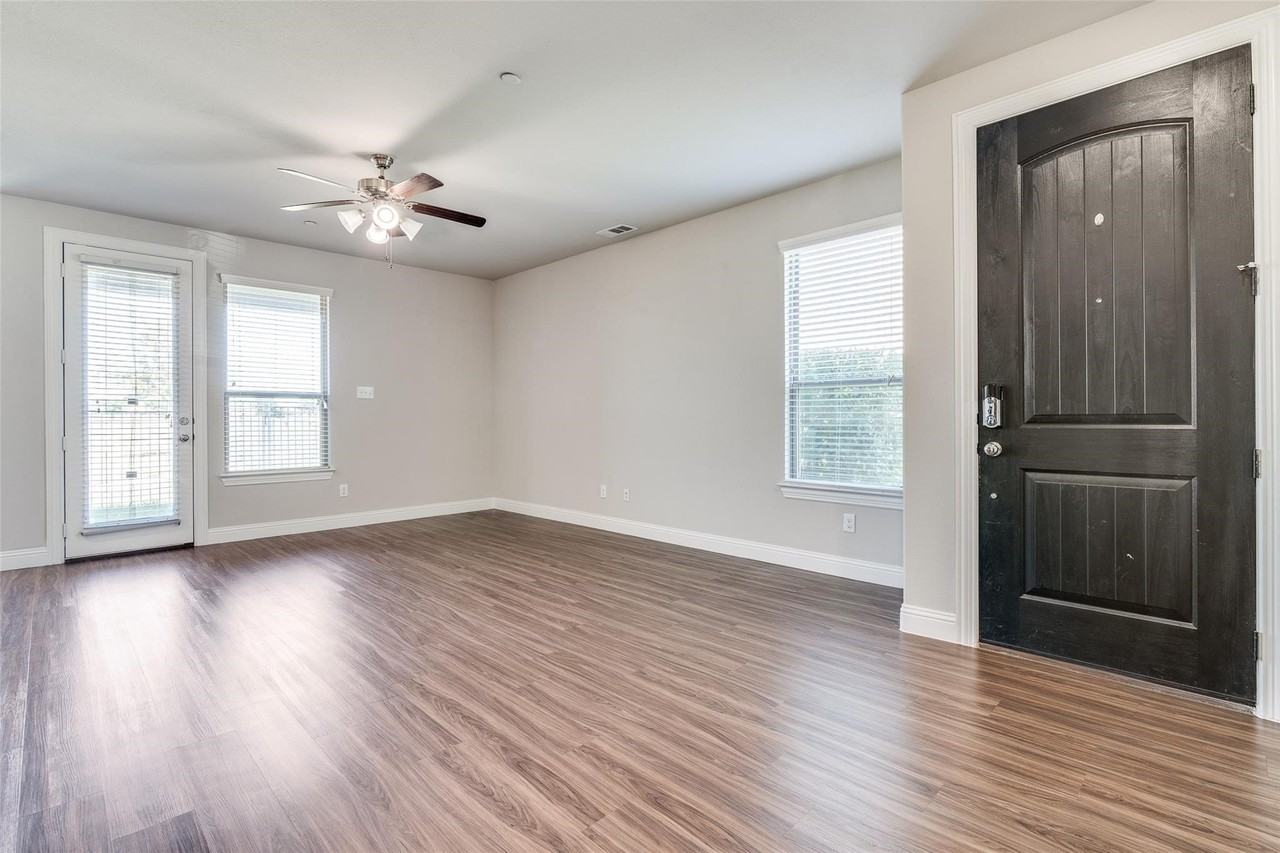 4533 Titus Cir - Photo 4 of 24