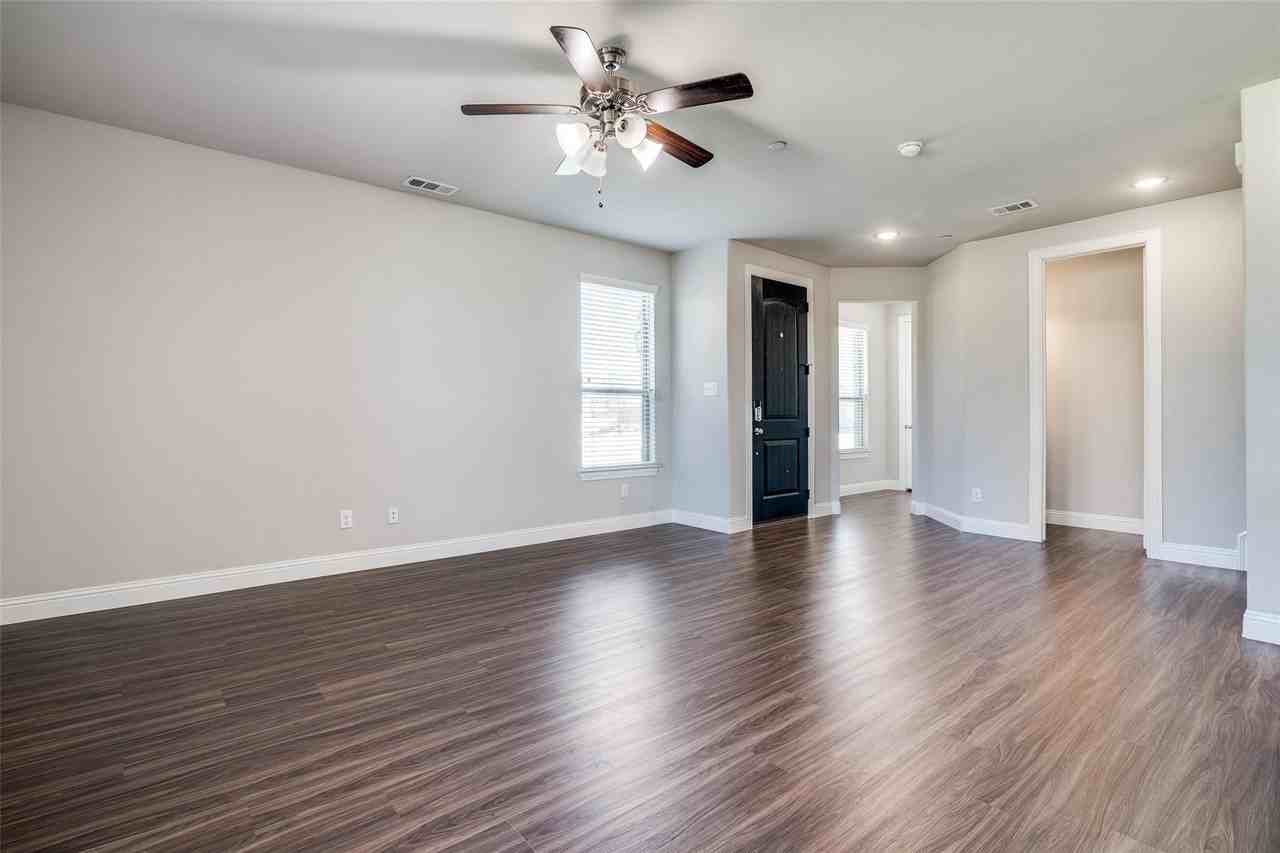 4533 Titus Cir - Photo 5 of 24