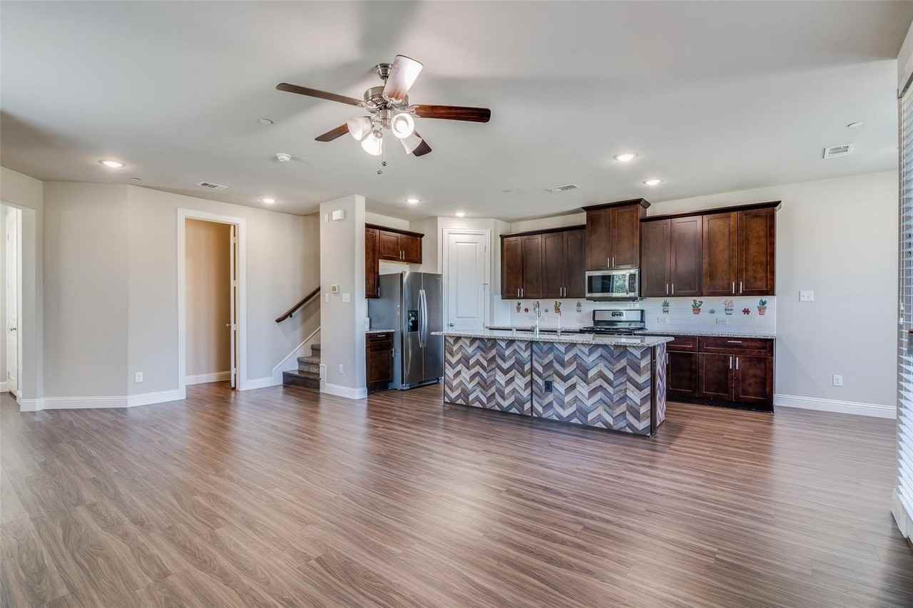 4533 Titus Cir - Photo 6 of 24