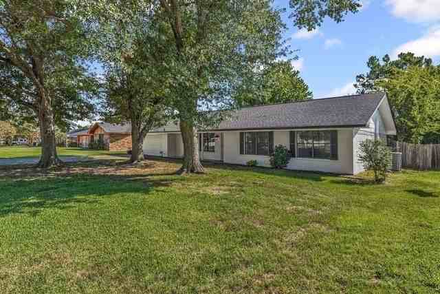 221 Azalea Dr - Photo 5 of 27