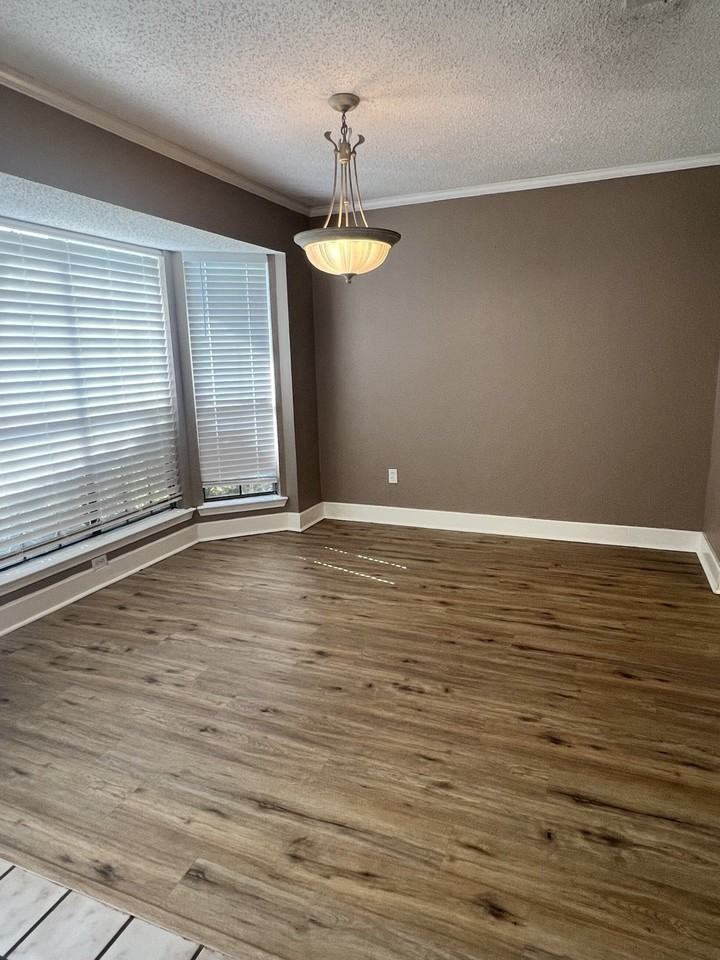 2513 Poppy Ln - Photo 3 of 20