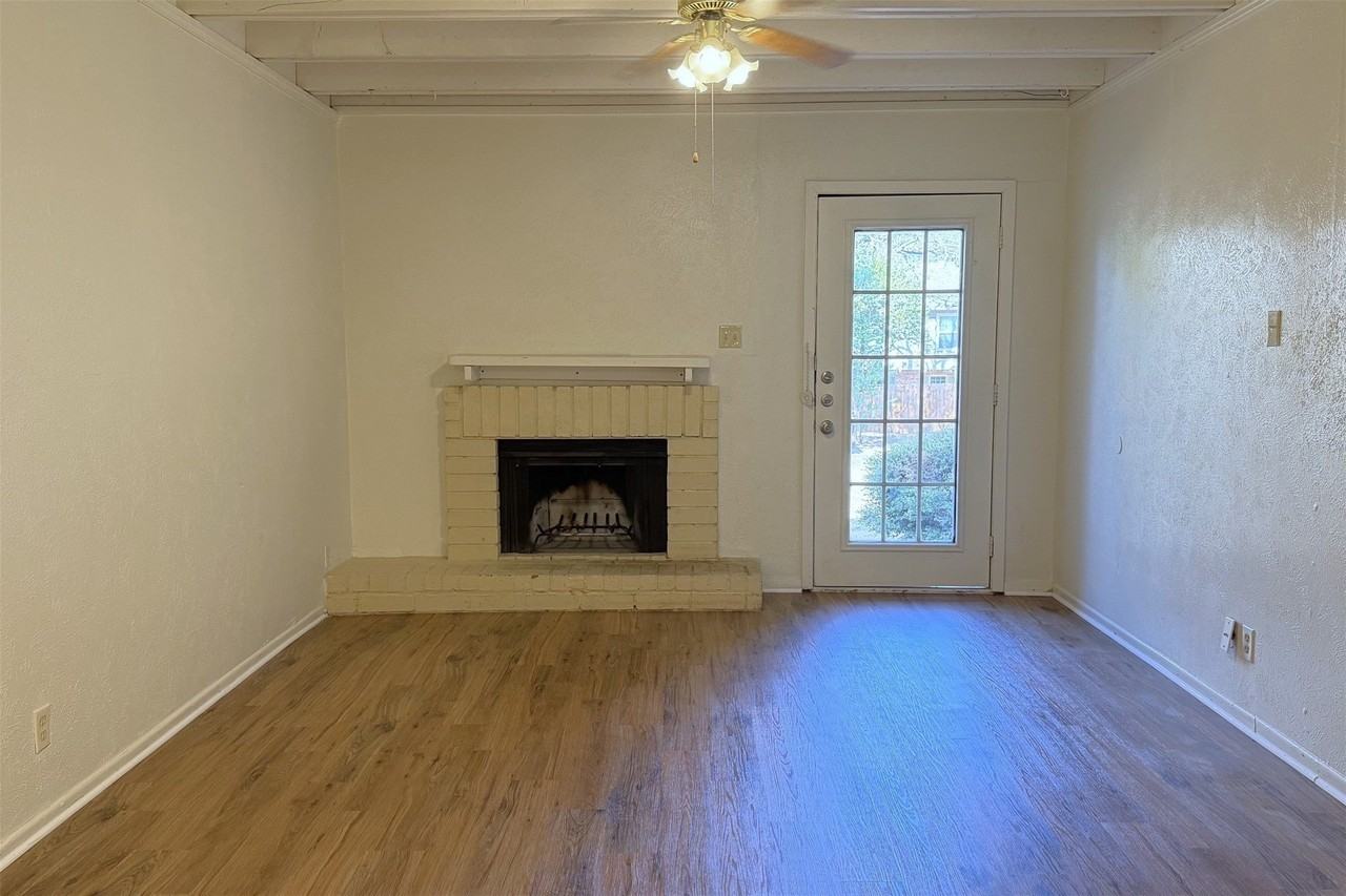 1913 Kingswood Ct - Photo 2 of 22