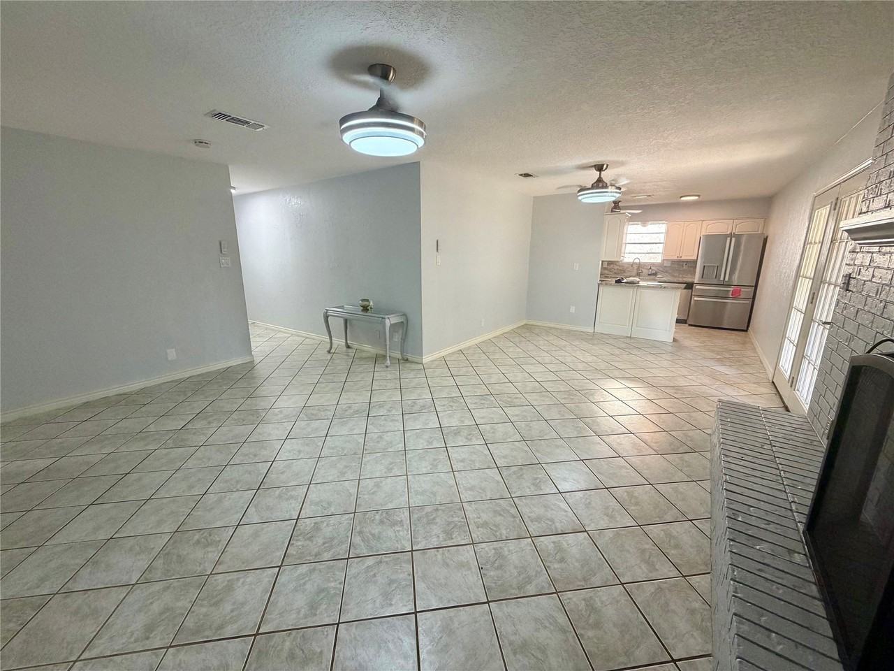 608 Coronado Dr - Photo 4 of 26