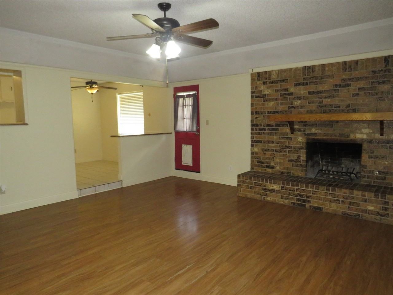 1928 Hurstview Dr - Photo 5 of 22