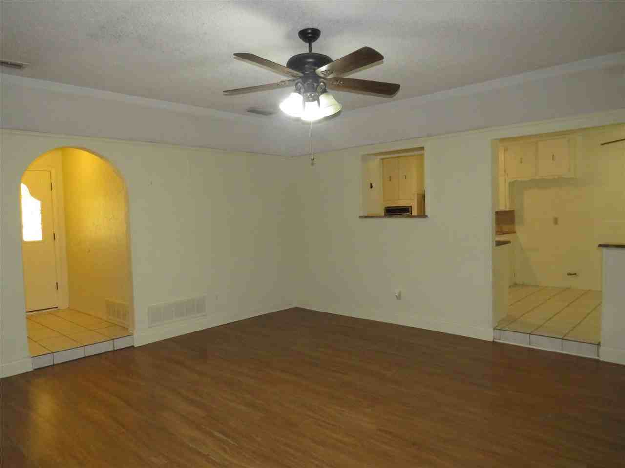1928 Hurstview Dr - Photo 6 of 22