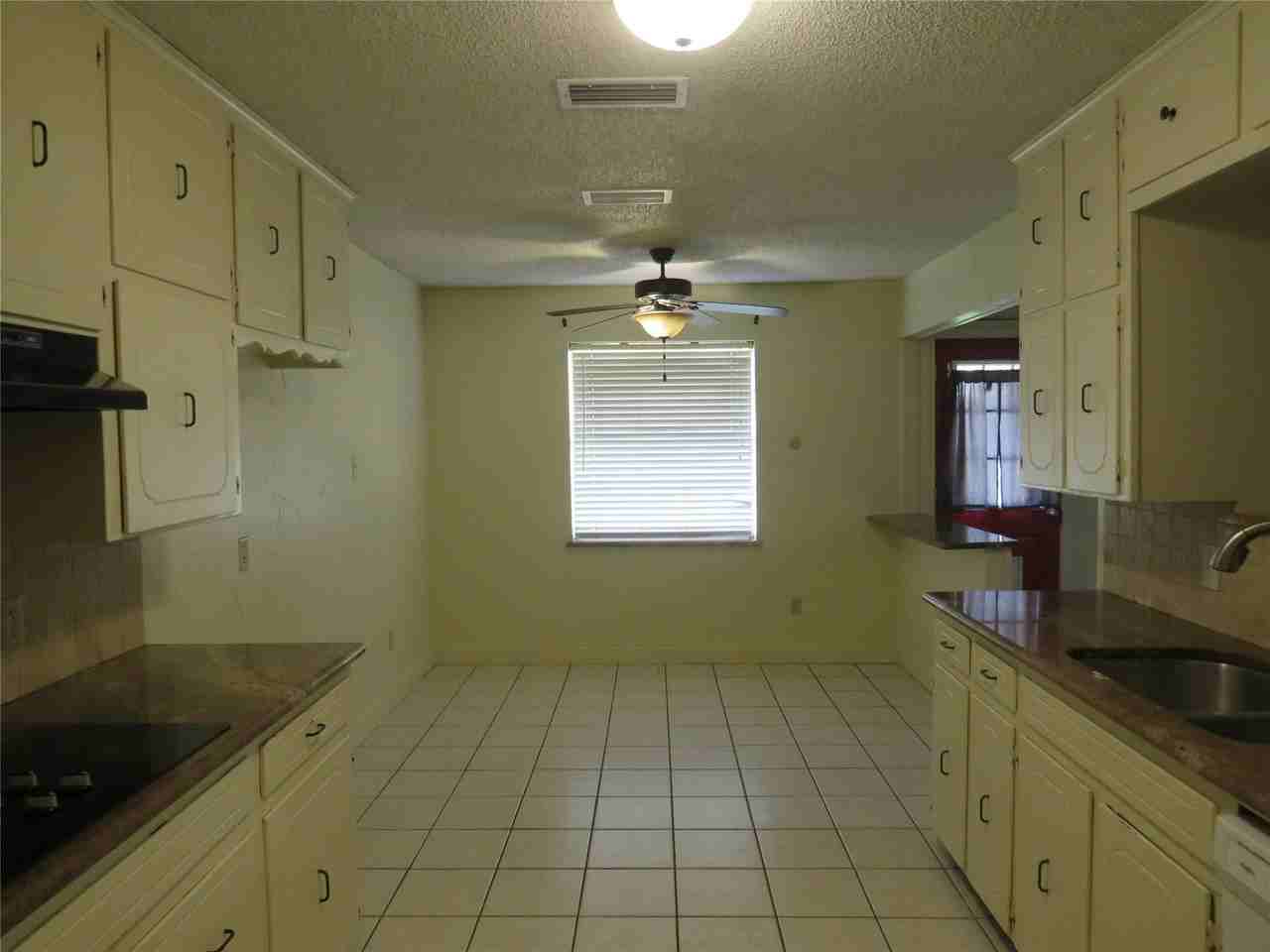1928 Hurstview Dr - Photo 7 of 22