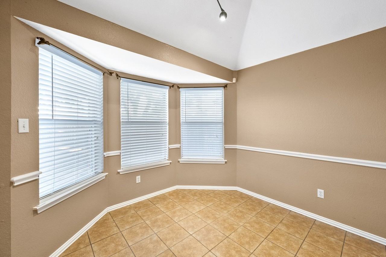 309 Shane Ln - Photo 7 of 20