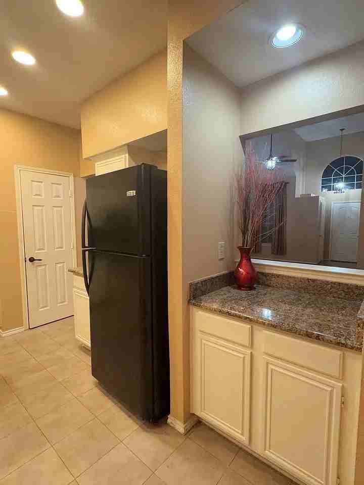 1208 Canoe Ln - Photo 4 of 20