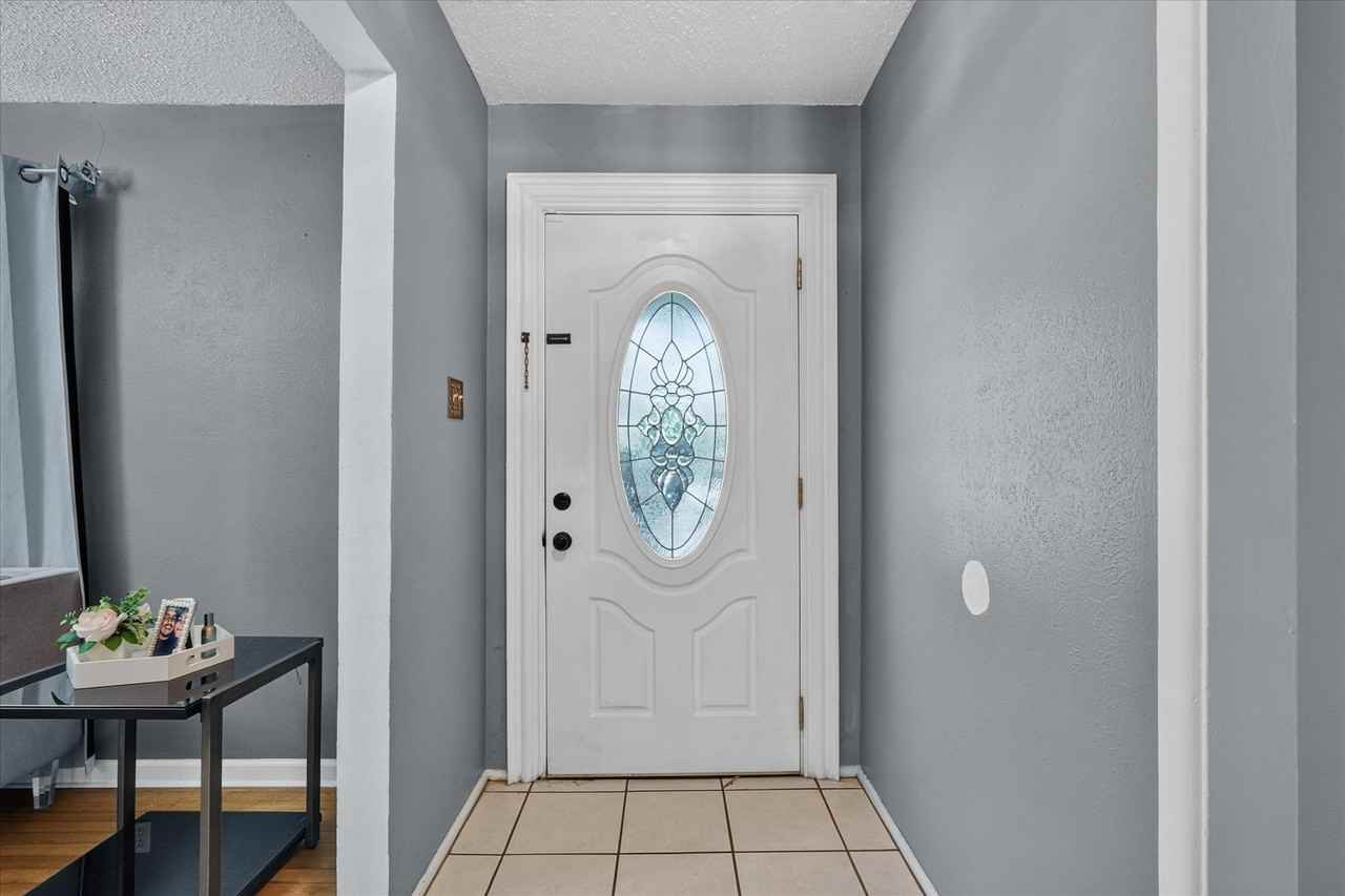 10014 Mesita Dr - Photo 4 of 28