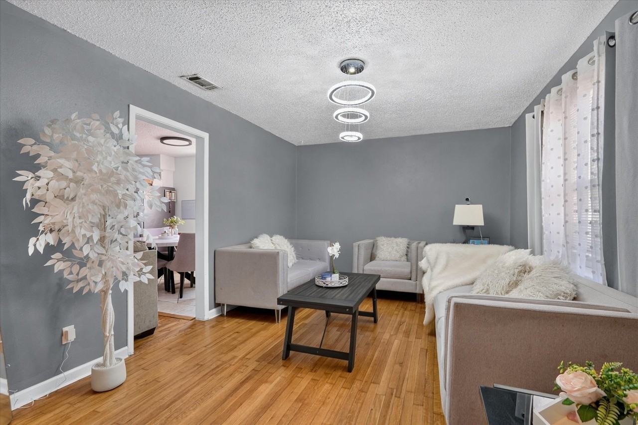 10014 Mesita Dr - Photo 5 of 28
