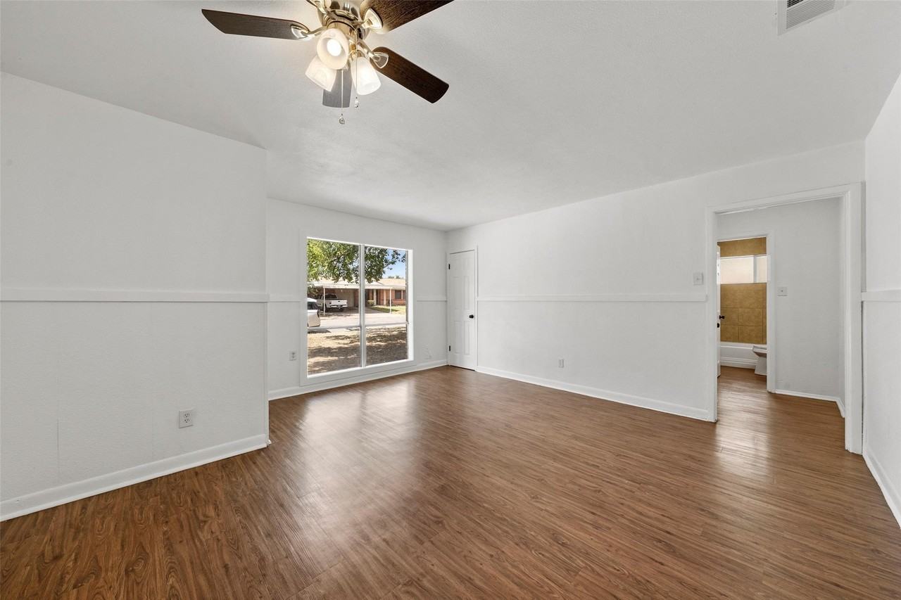 3812 Acree St - Photo 3 of 14