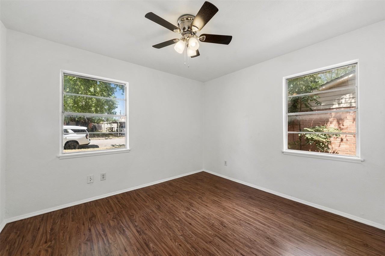 3812 Acree St - Photo 6 of 14
