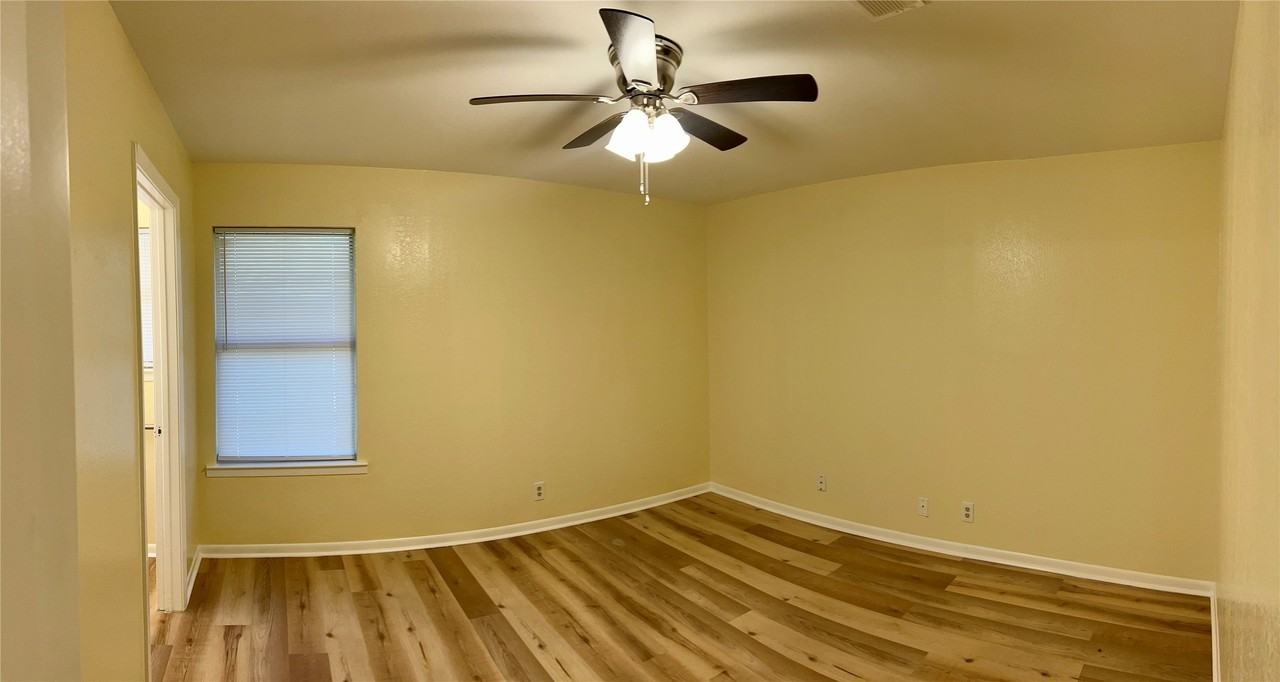 301 Walnut Ave - Photo 6 of 11