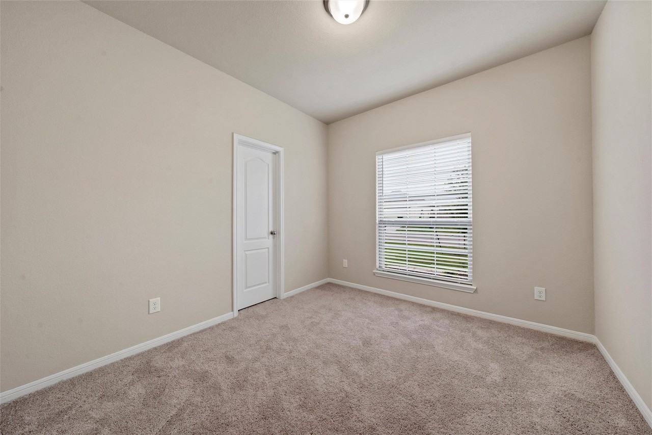 7445 Garden Glen Dr - Photo 5 of 25