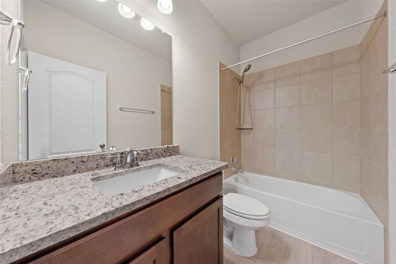 7445 Garden Glen Dr - Photo 7 of 25