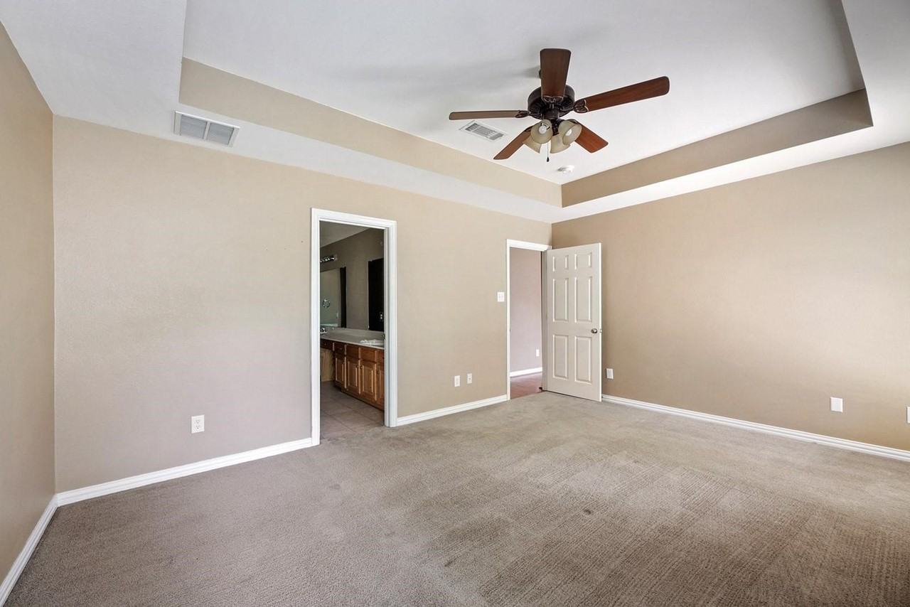 109 Lemley Dr - Photo 4 of 10