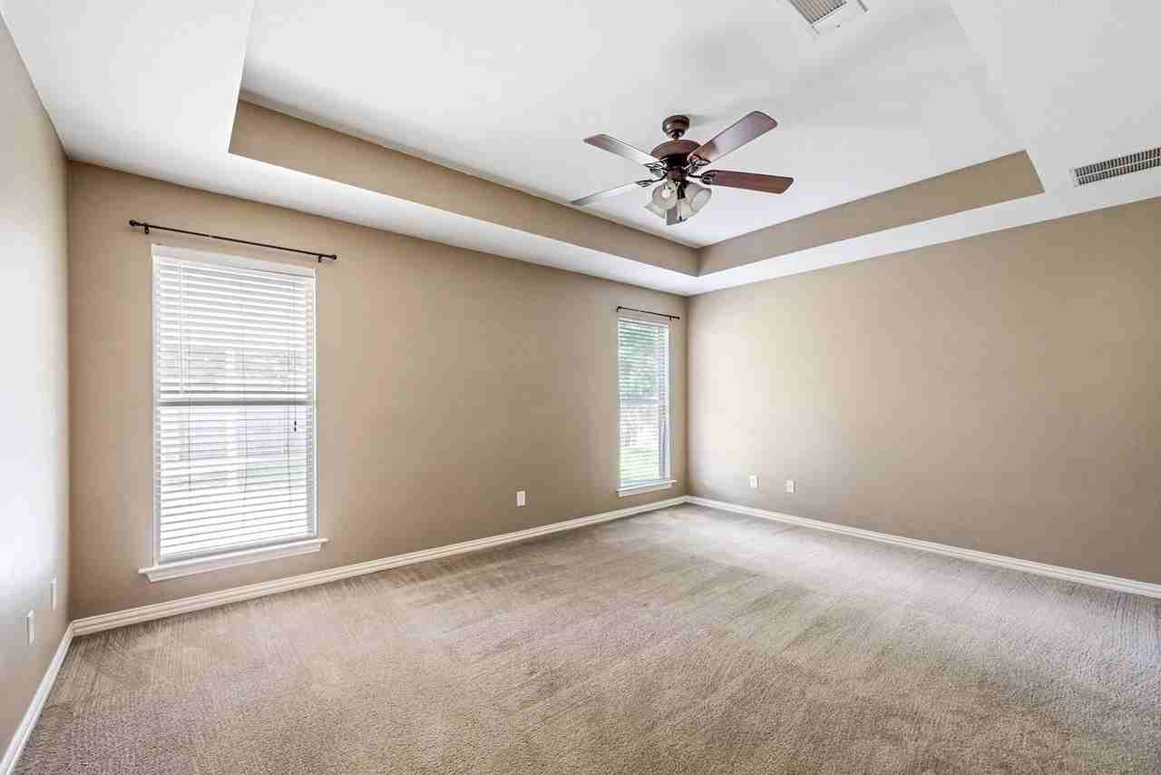 109 Lemley Dr - Photo 5 of 10