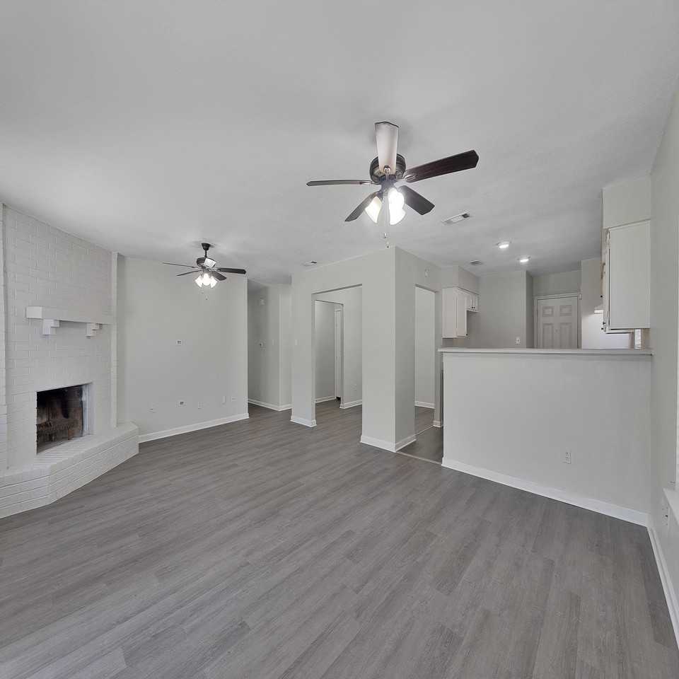 1633 Bette Dr - Photo 4 of 17