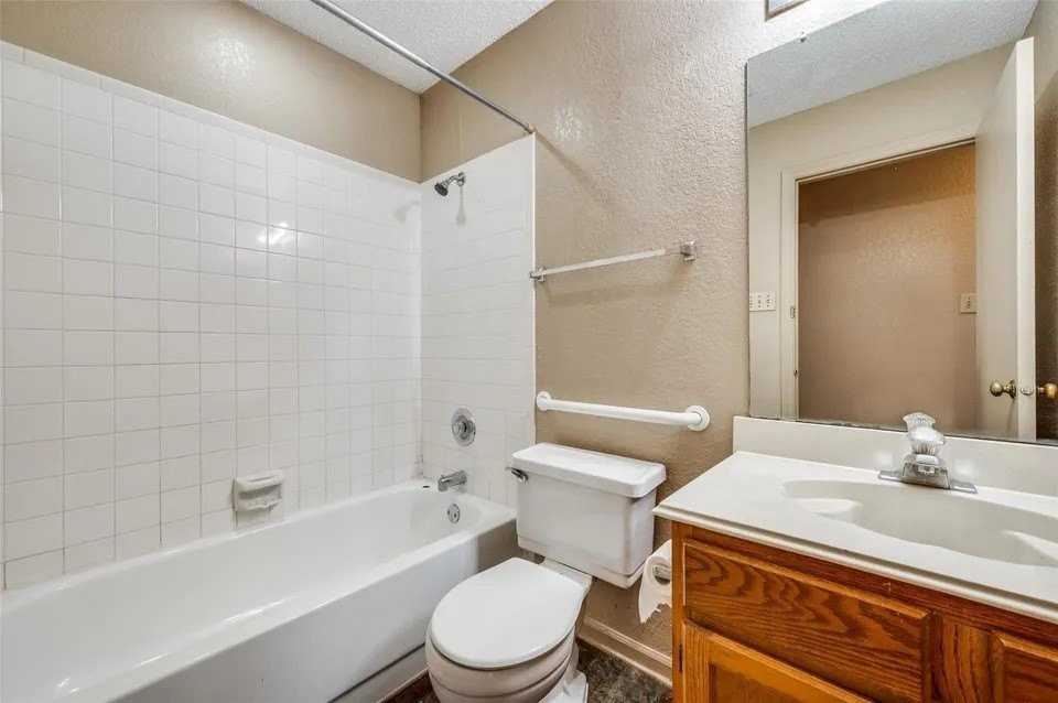 304 Mack Dr - Photo 6 of 19