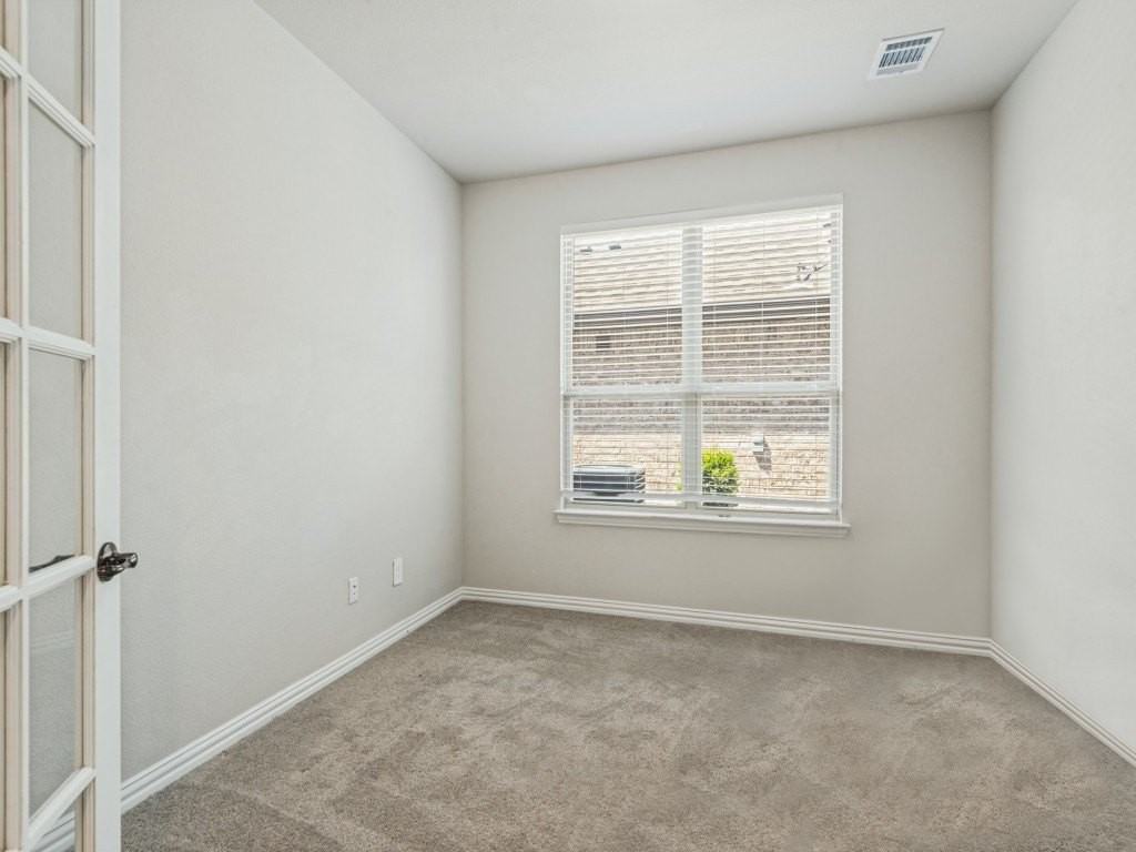 1267 Binfield Dr - Photo 3 of 28