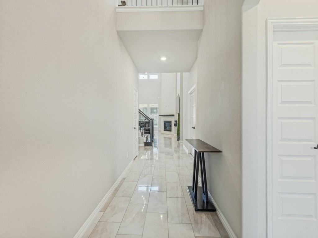 1267 Binfield Dr - Photo 4 of 28