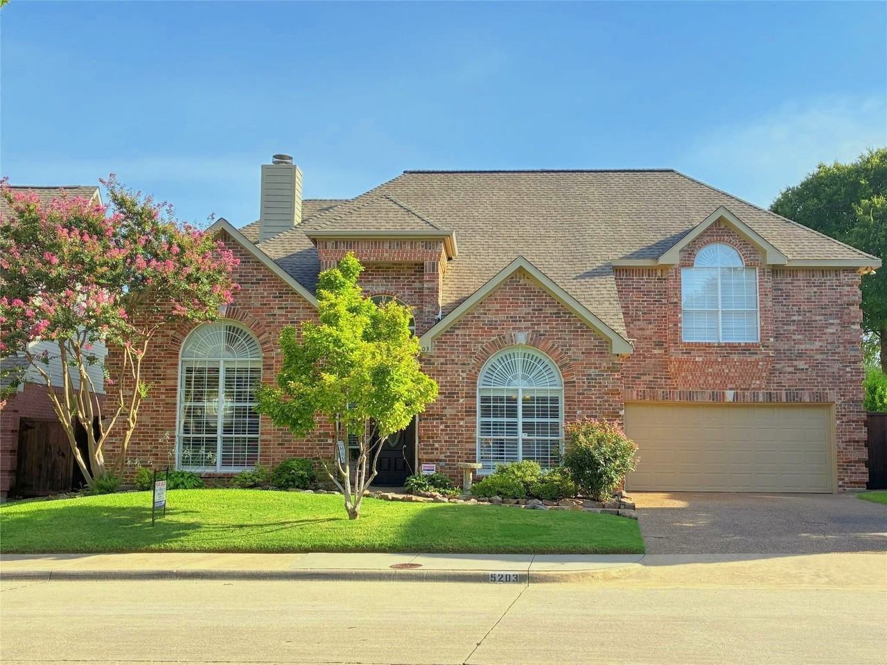 5203 Quail Creek Dr - Photo 4 of 33