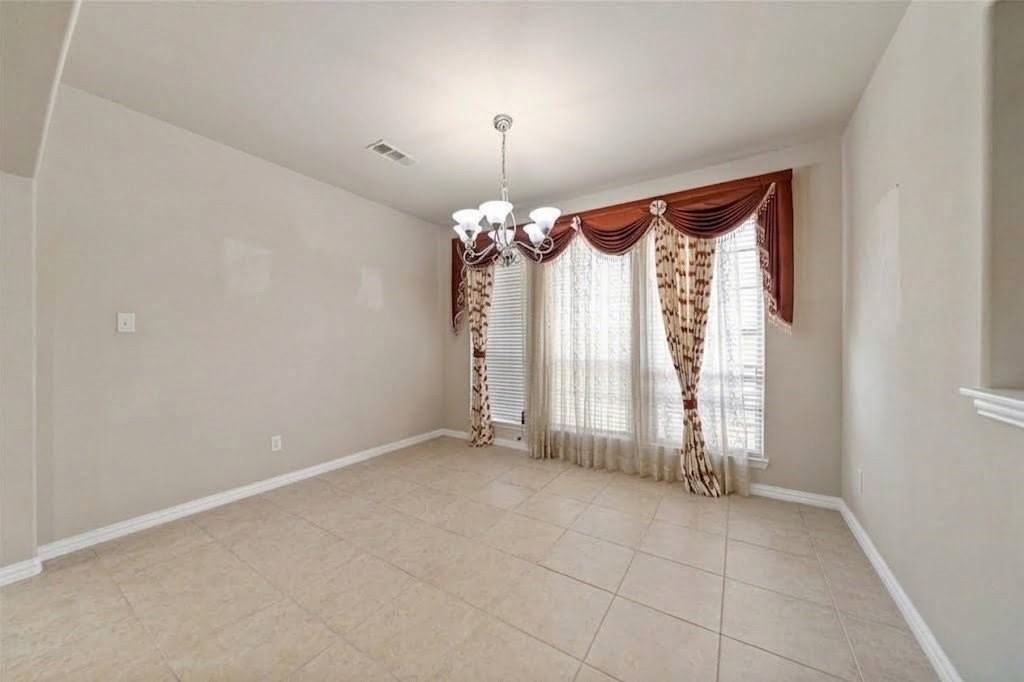100 Liones Ln - Photo 5 of 25