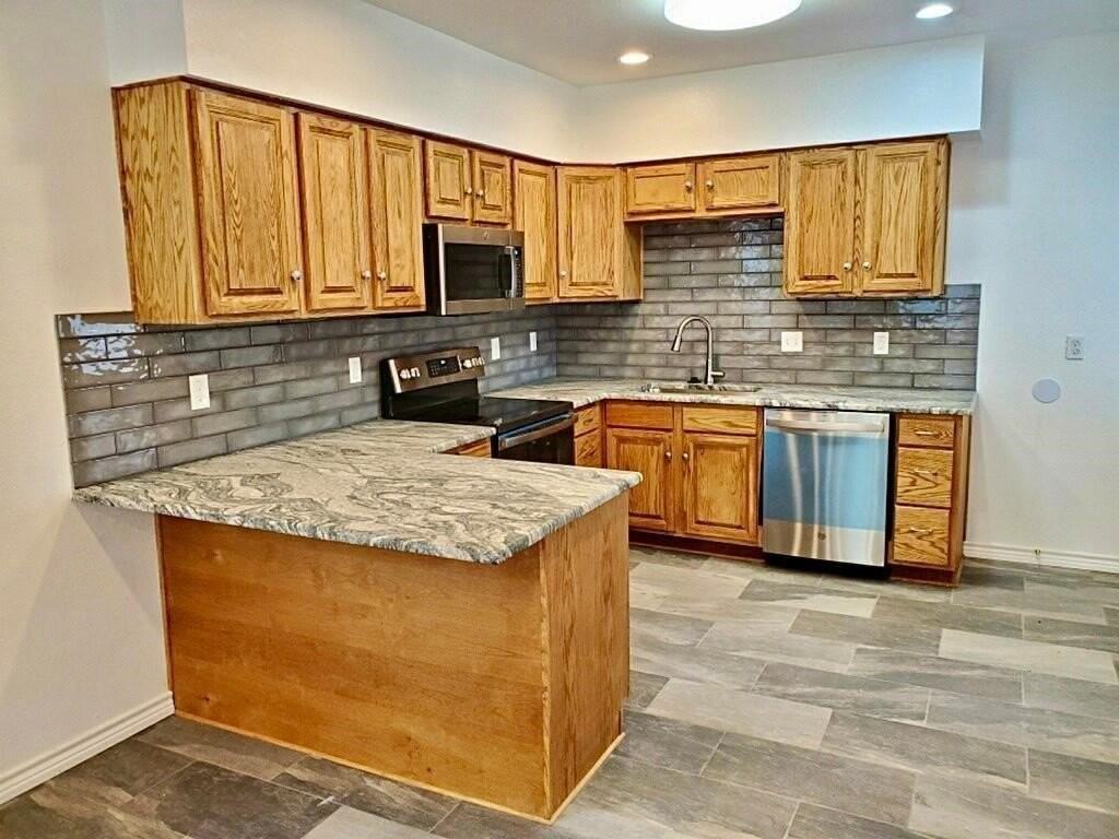 2204 Prairie Ave - Photo 4 of 20