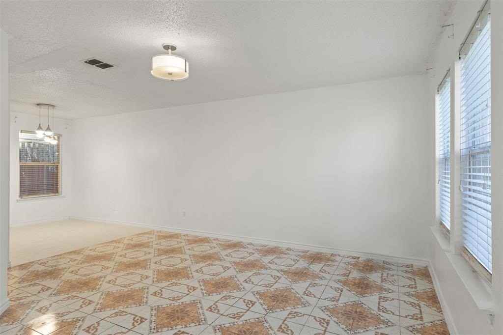 2444 Chinkapin Way - Photo 7 of 11
