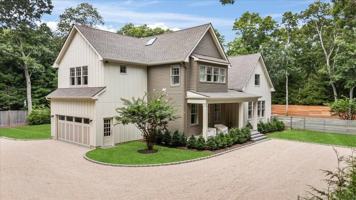 featured image of 17 Wooded Oak Ln