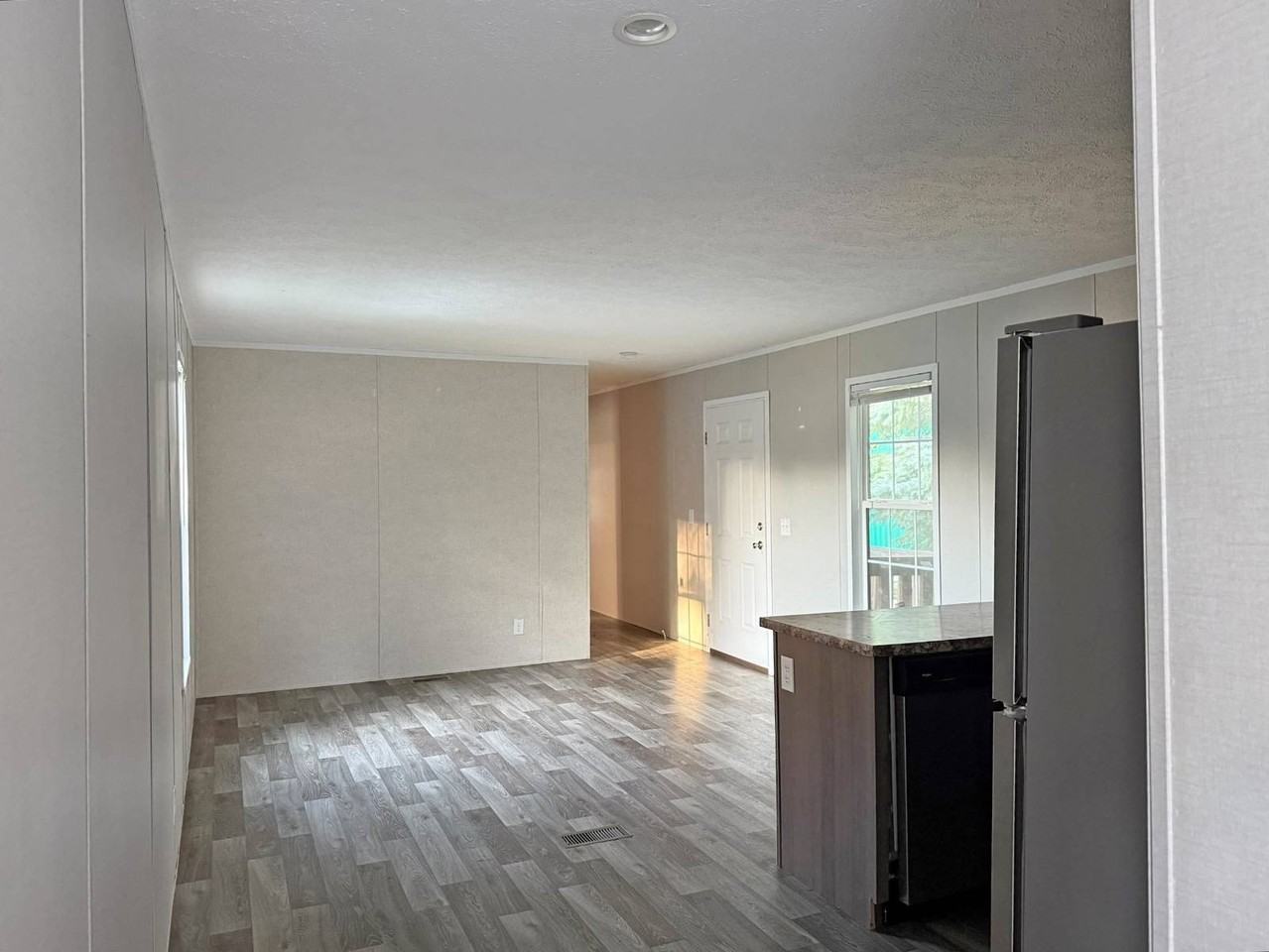 W 8th St #605B8 - Photo 2 of 10
