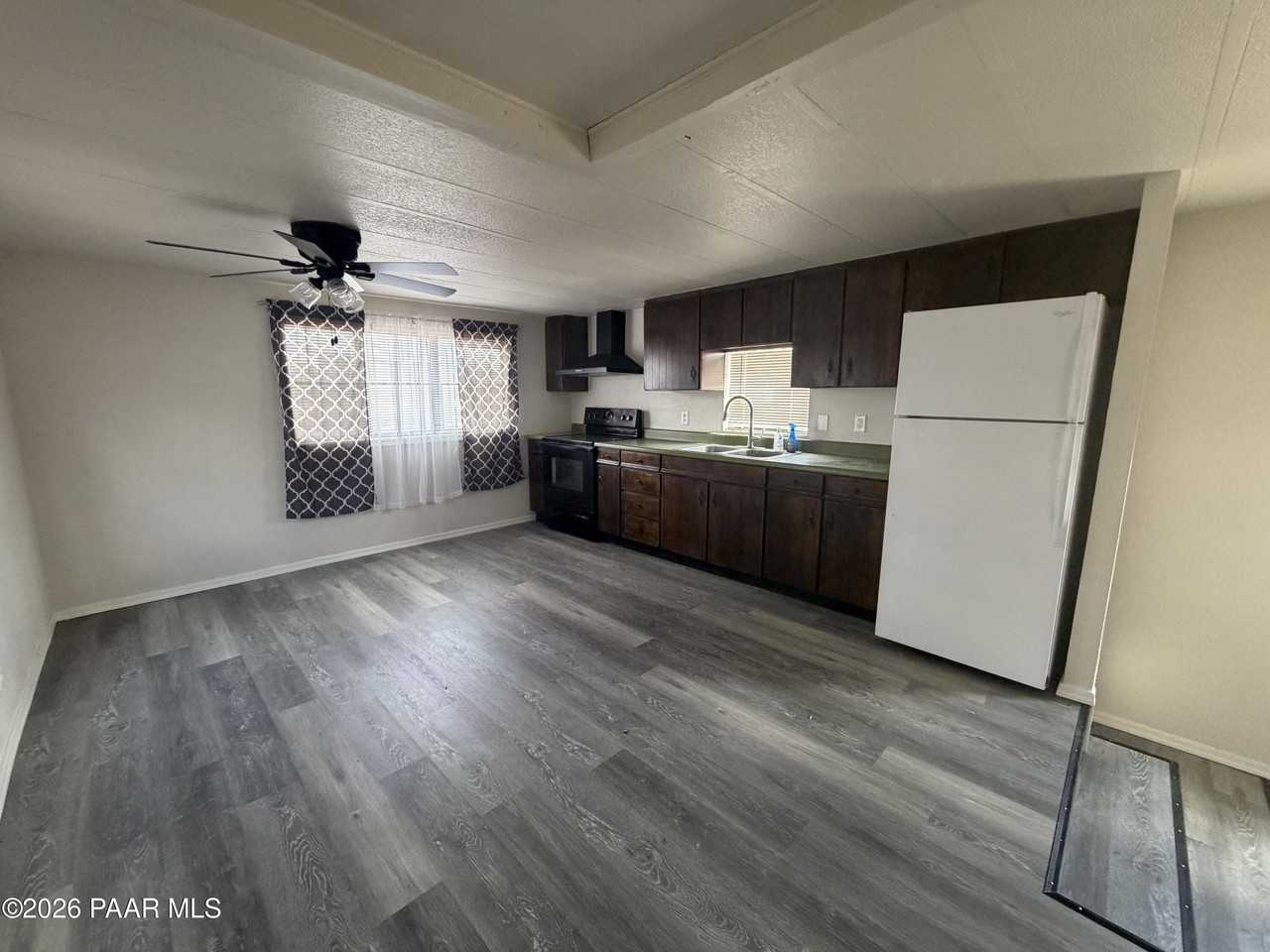 8210 W Emerson Dr - Photo 2 of 13