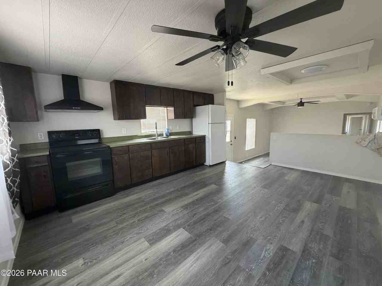 8210 W Emerson Dr - Photo 3 of 13