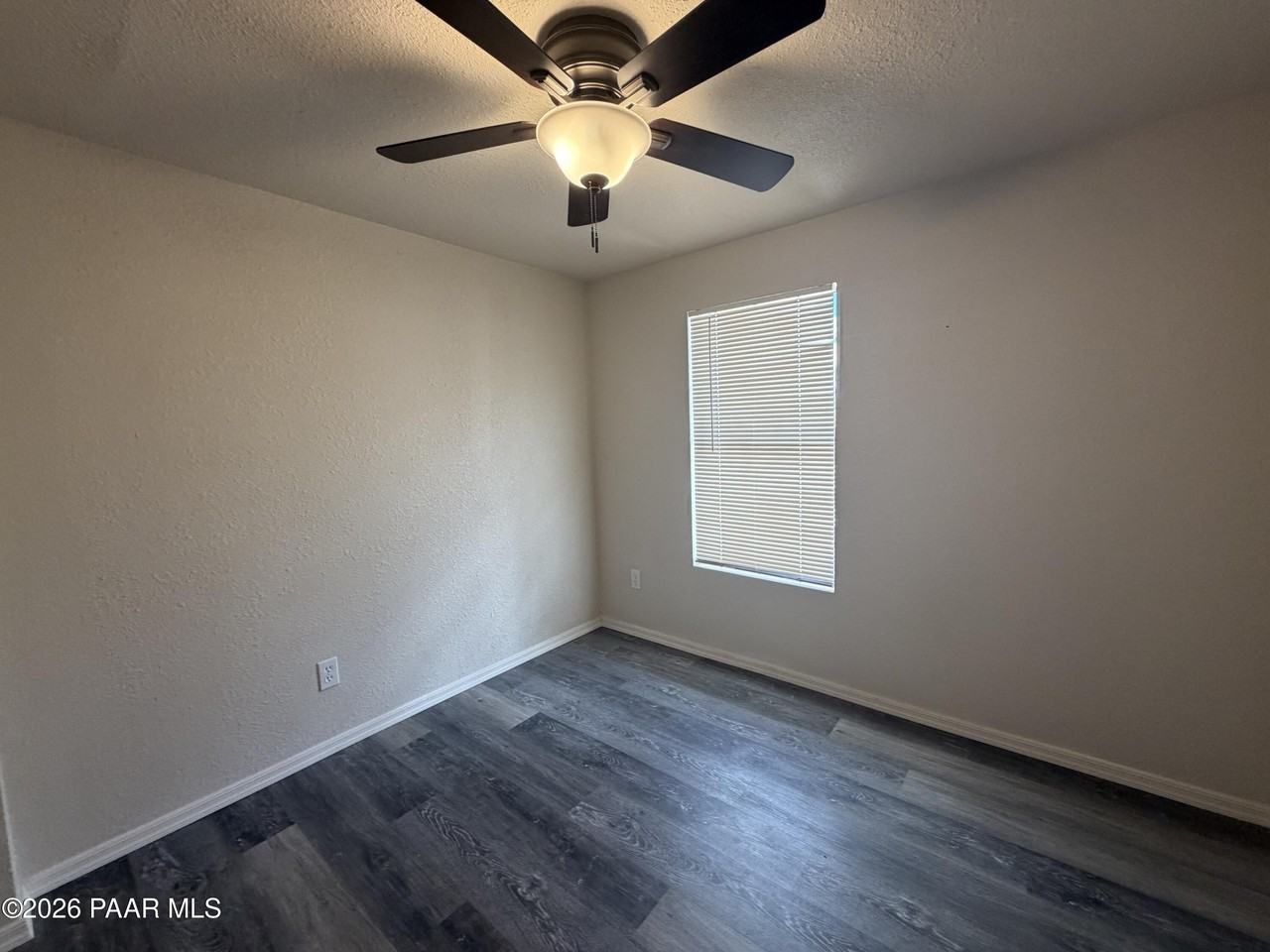 8210 W Emerson Dr - Photo 5 of 13