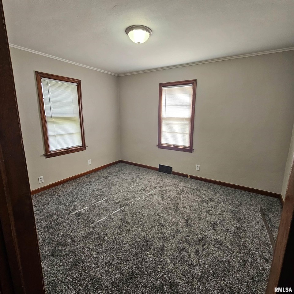 3009 W Krause Ave - Photo 2 of 19