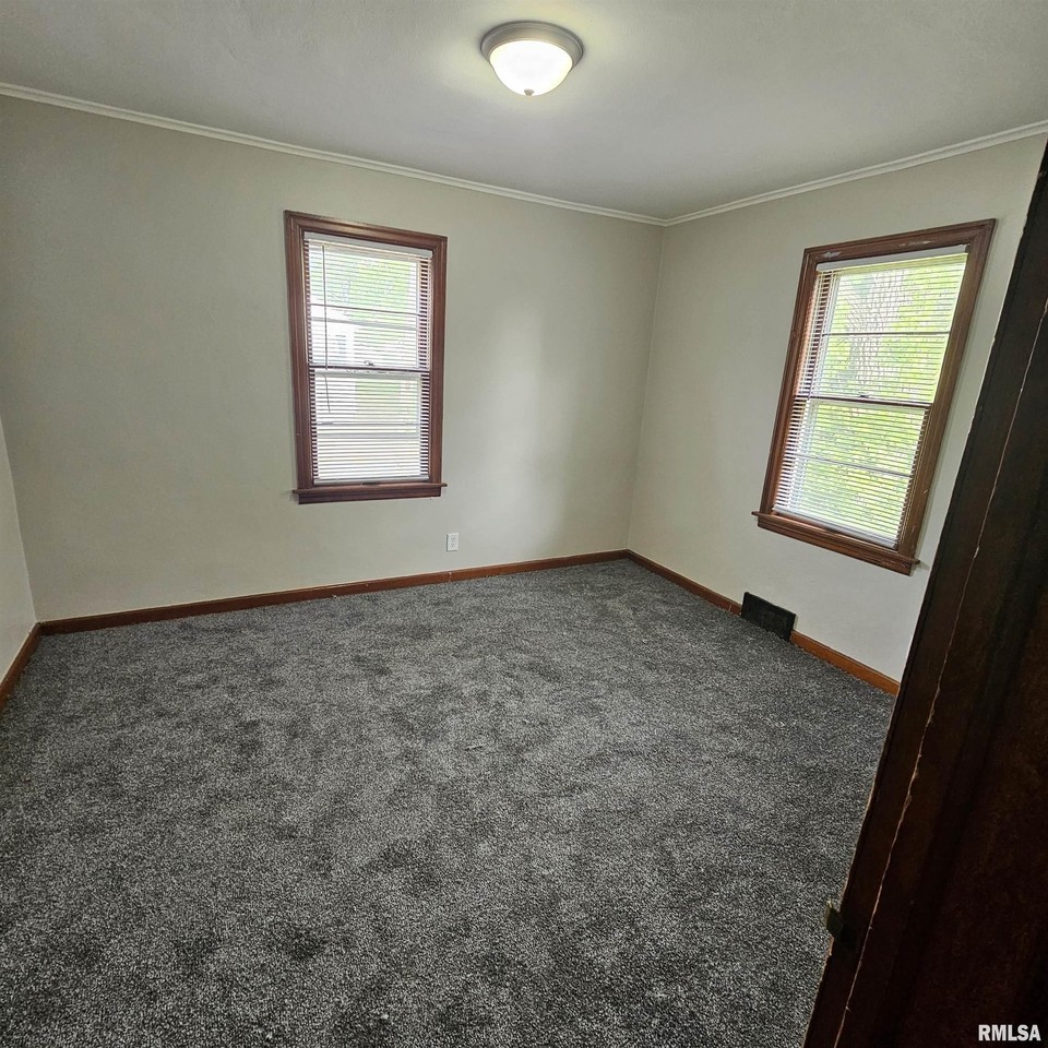 3009 W Krause Ave - Photo 3 of 19