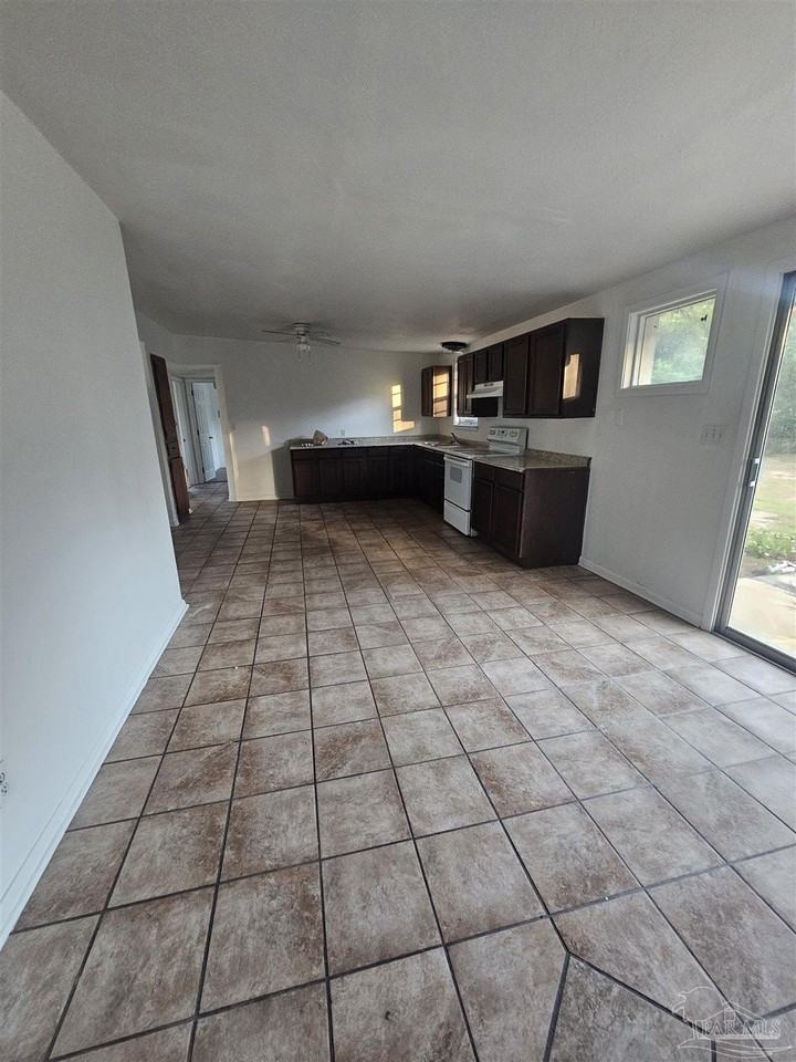 2221 Creighton Rd - Photo 5 of 12