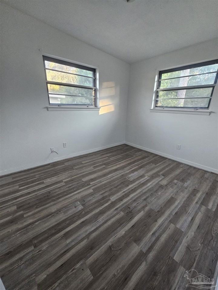 2221 Creighton Rd - Photo 7 of 12