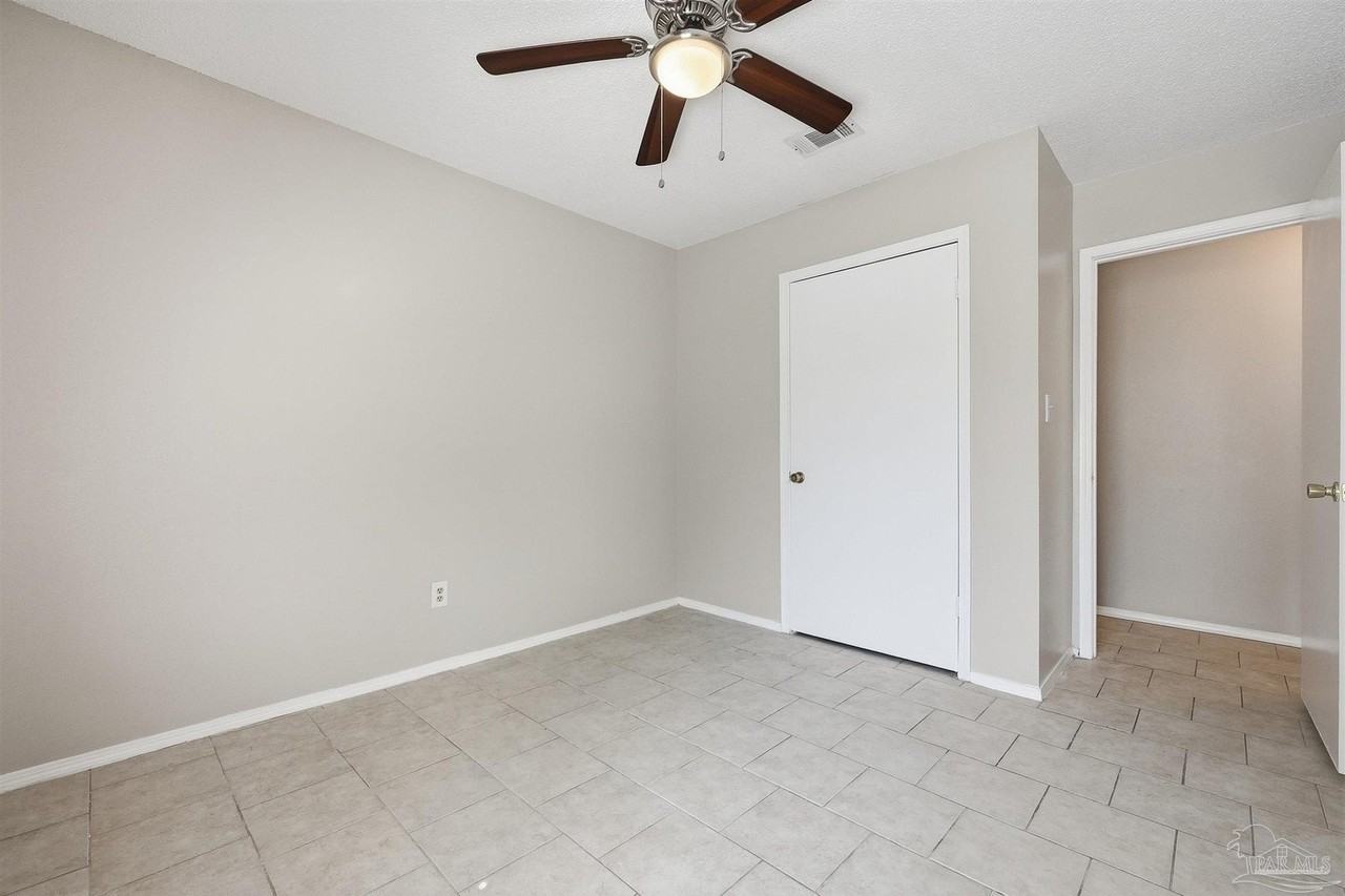 8160 Stonebrook Dr #B - Photo 4 of 28