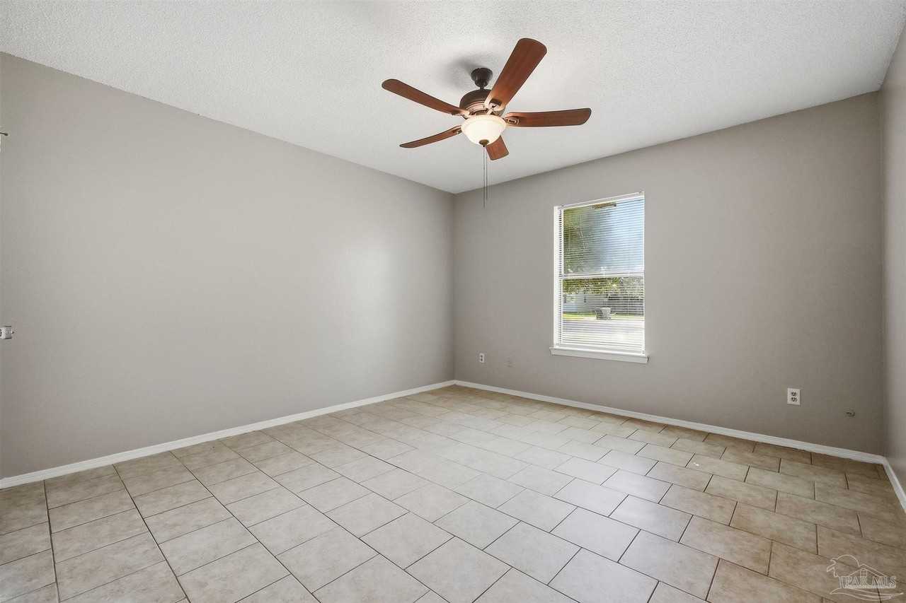 8160 Stonebrook Dr #B - Photo 5 of 28