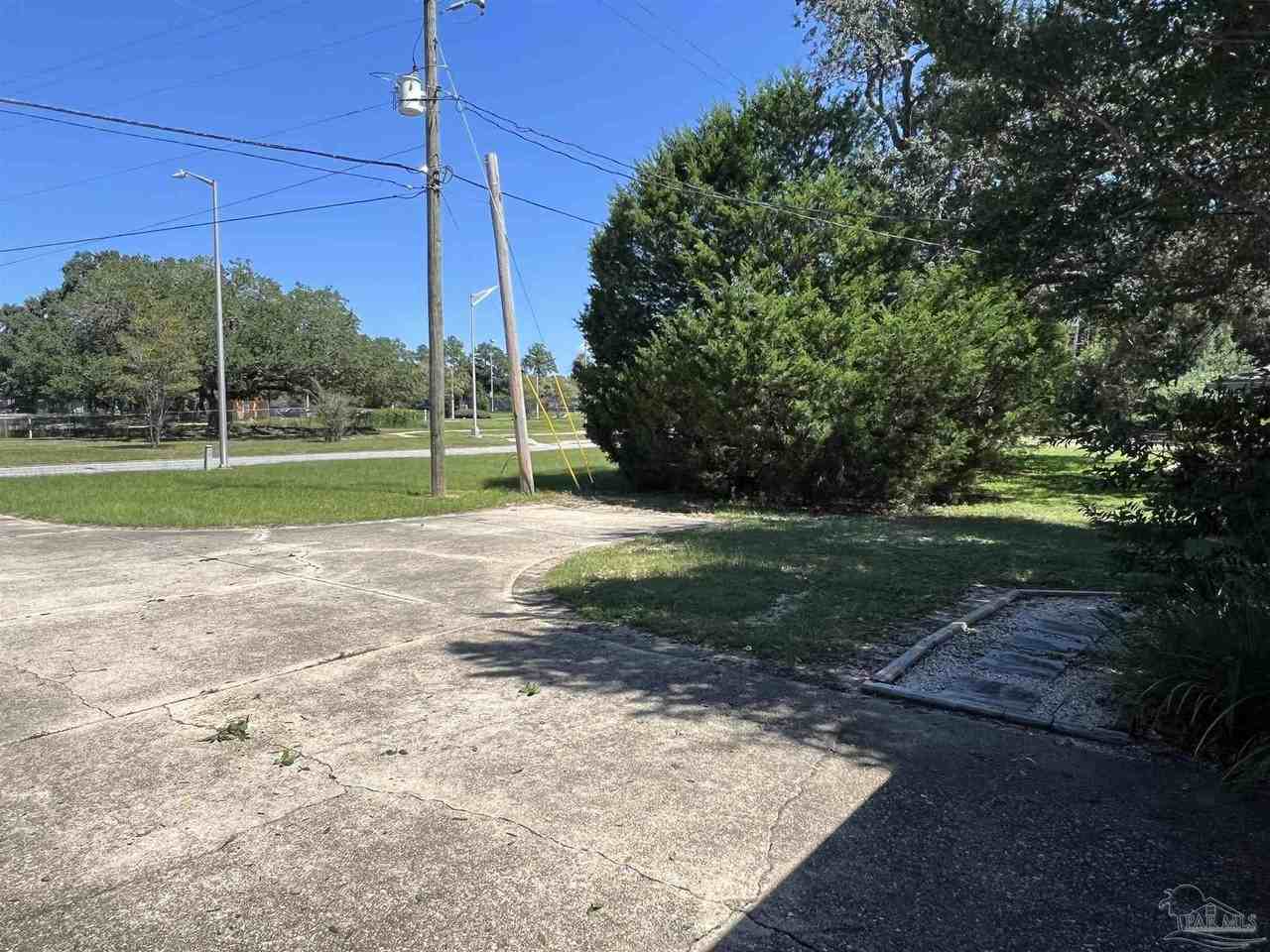 2135 Summit Blvd - Photo 2 of 48