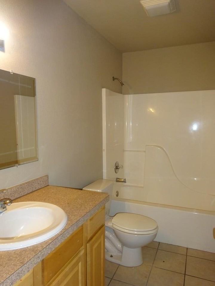 404 W Pine Ave #A - Photo 6 of 12