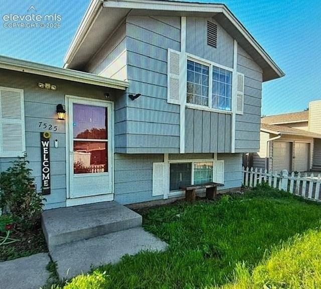 7525 Vineland Trl - Photo 3 of 26